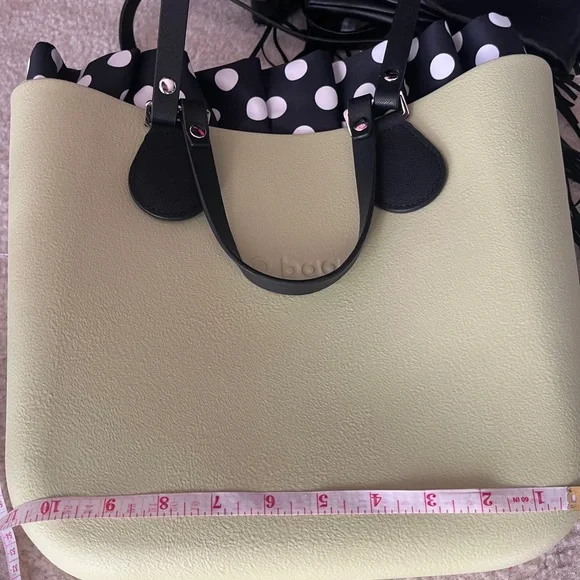 O Bag Green and Black Tote with Versatile Design - Picture 10 of 10